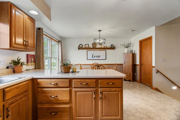 $364,900 | 807 Heather Drive, Mahomet, IL 61853