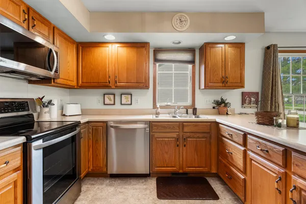 $364,900 | 807 Heather Drive, Mahomet, IL 61853