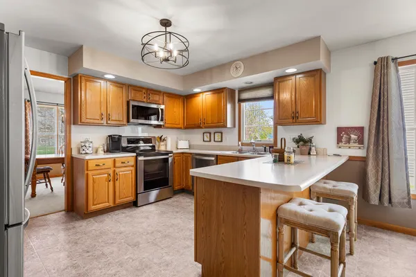 $364,900 | 807 Heather Drive, Mahomet, IL 61853