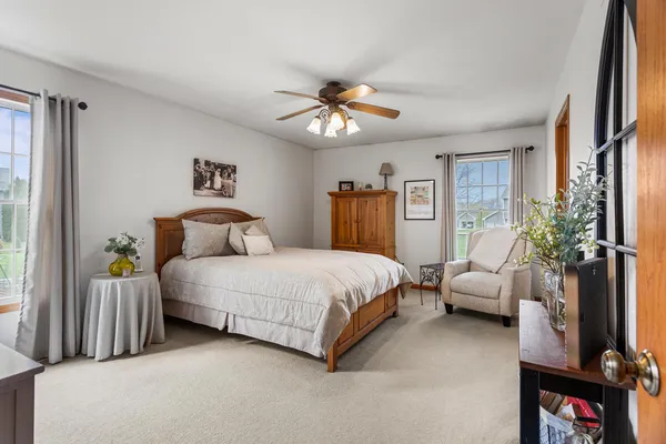 $364,900 | 807 Heather Drive, Mahomet, IL 61853