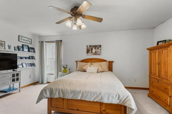 $364,900 | 807 Heather Drive, Mahomet, IL 61853