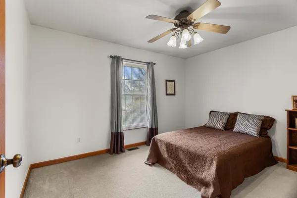 $364,900 | 807 Heather Drive, Mahomet, IL 61853
