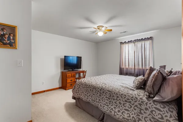 $364,900 | 807 Heather Drive, Mahomet, IL 61853