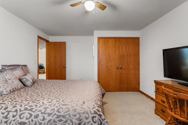 $364,900 | 807 Heather Drive, Mahomet, IL 61853