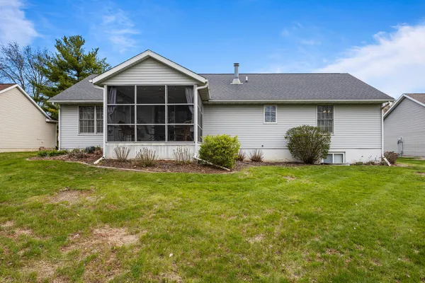 $364,900 | 807 Heather Drive, Mahomet, IL 61853