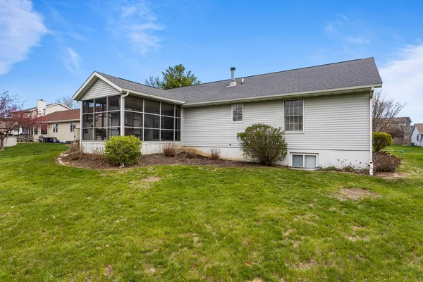 $364,900 | 807 Heather Drive, Mahomet, IL 61853