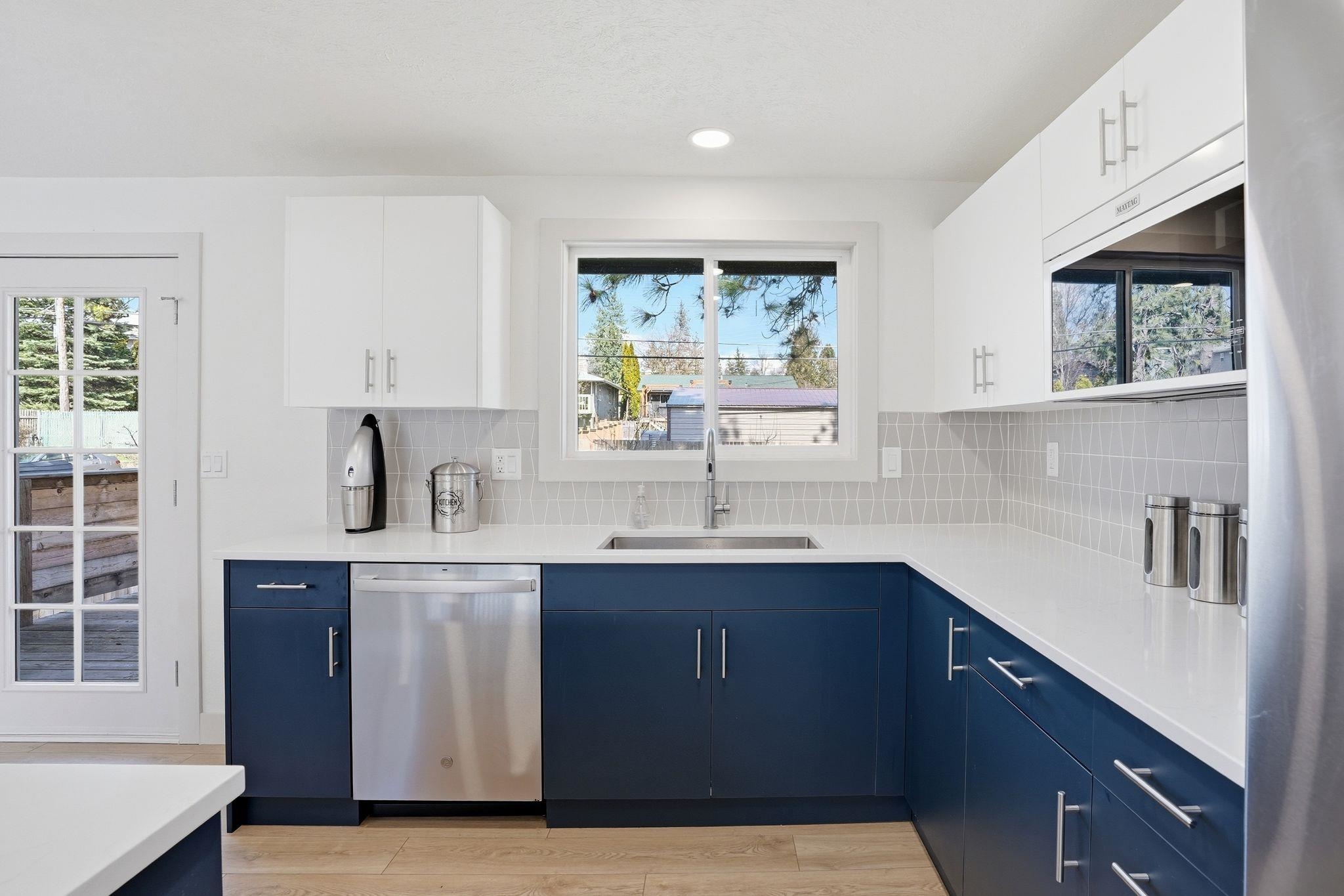 1227 East 36th Avenue Spokane, WA 99203 - Photo 11 of 44