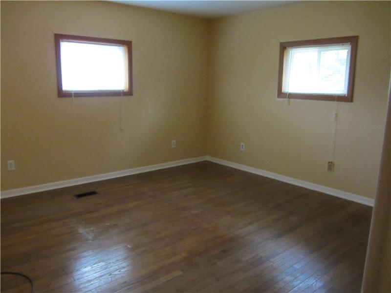 6212 Furnas Road Indianapolis, IN 46221 - Photo 4 of 19 Gallery Image 4