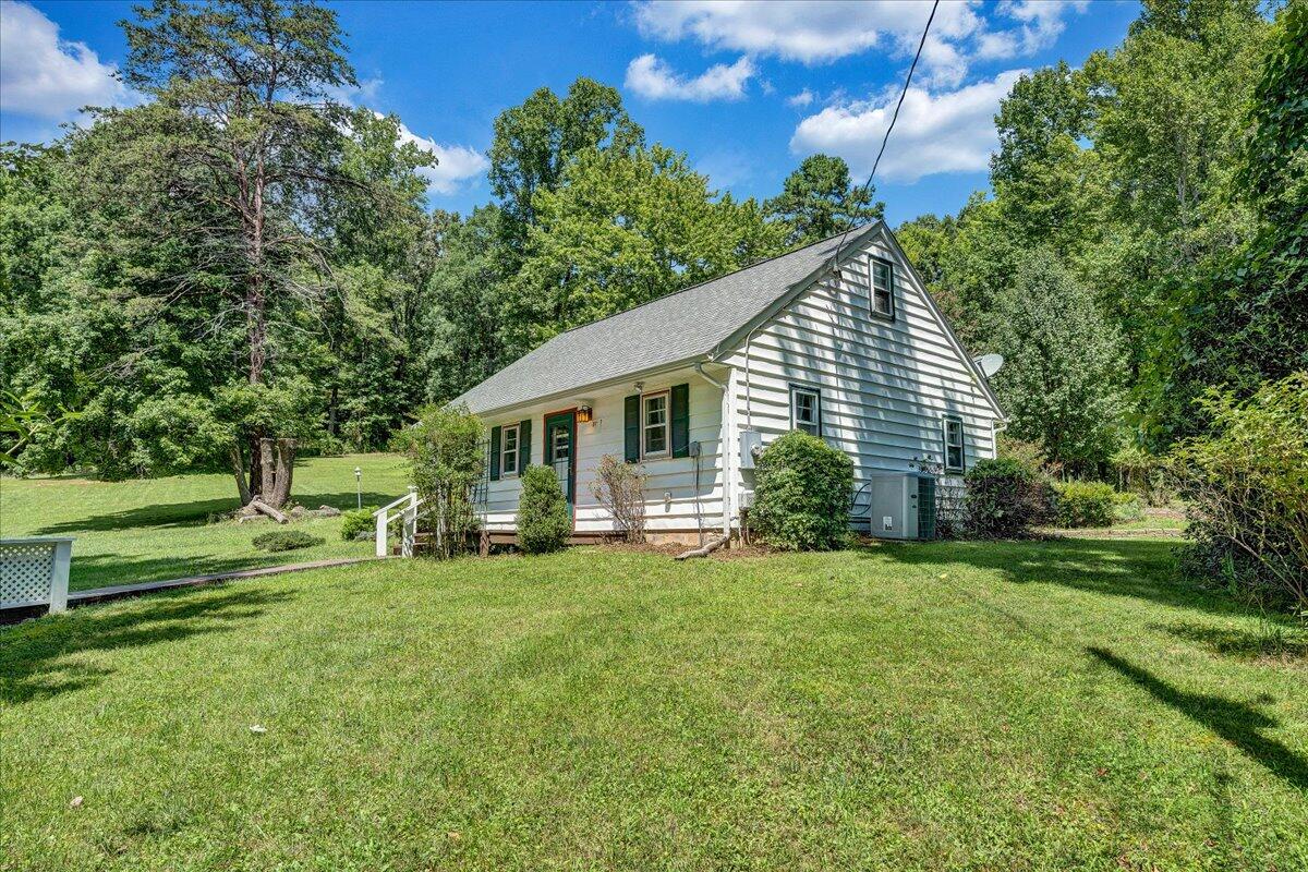 102 Ridgemont Court Thaxton, VA 24174 - Photo 31 of 48 HVAC/Electrical upgraded approx 2006)