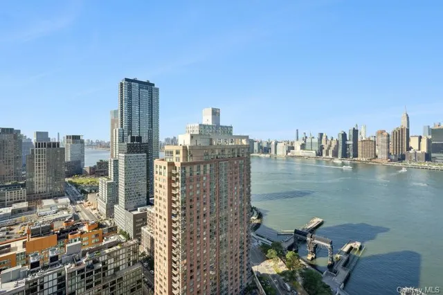 $875,000 | 4-74 48th Avenue, Unit 35L | Long Island City