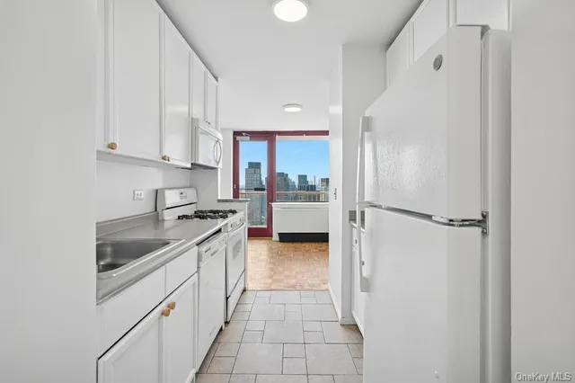 $875,000 | 4-74 48th Avenue, Unit 35L | Long Island City