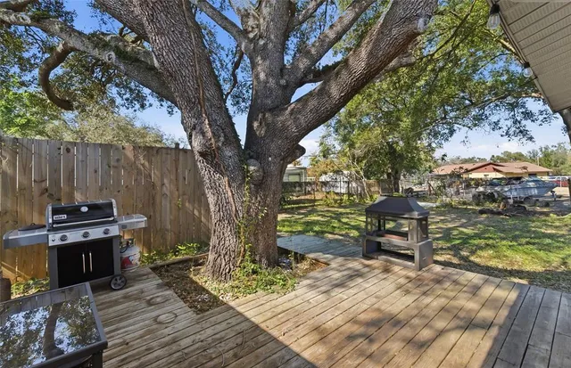 $355,000 | 404 King Louis Court, Seffner, FL 33584