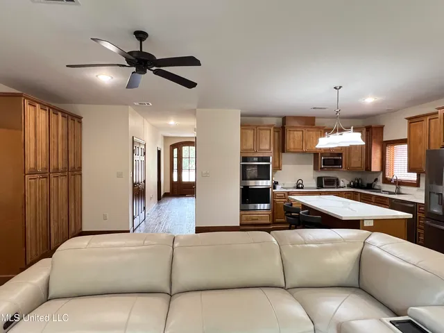 $399,000 | 648 Iona Court, Diamondhead, MS 39525