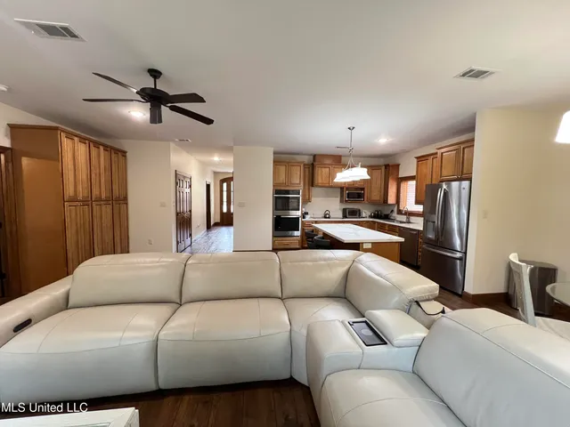 $399,000 | 648 Iona Court, Diamondhead, MS 39525