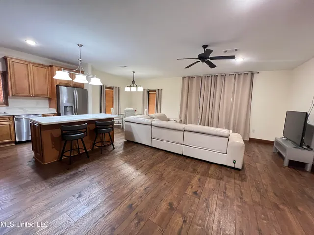 $399,000 | 648 Iona Court, Diamondhead, MS 39525