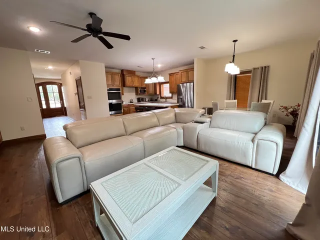 $399,000 | 648 Iona Court, Diamondhead, MS 39525