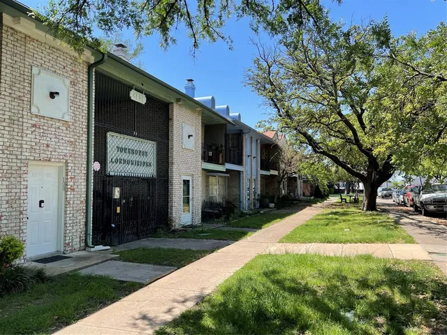 $68,500 | 3420 Hidalgo Drive, Unit 206, Dallas, TX 75220