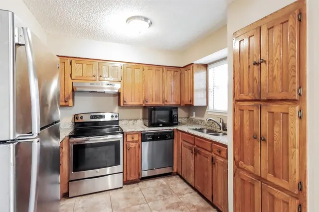 $2,100 | 5903 Cameron Drive, Arlington, TX 76017