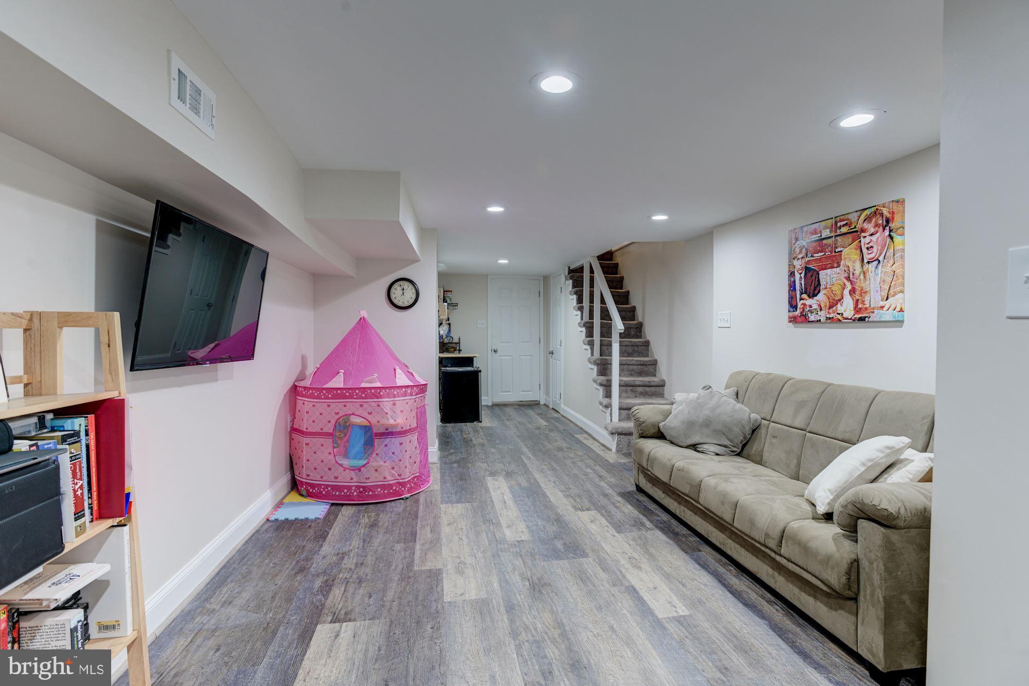 3962 Falls Road Baltimore, MD 21211 - Photo 20 of 29 Family Room
