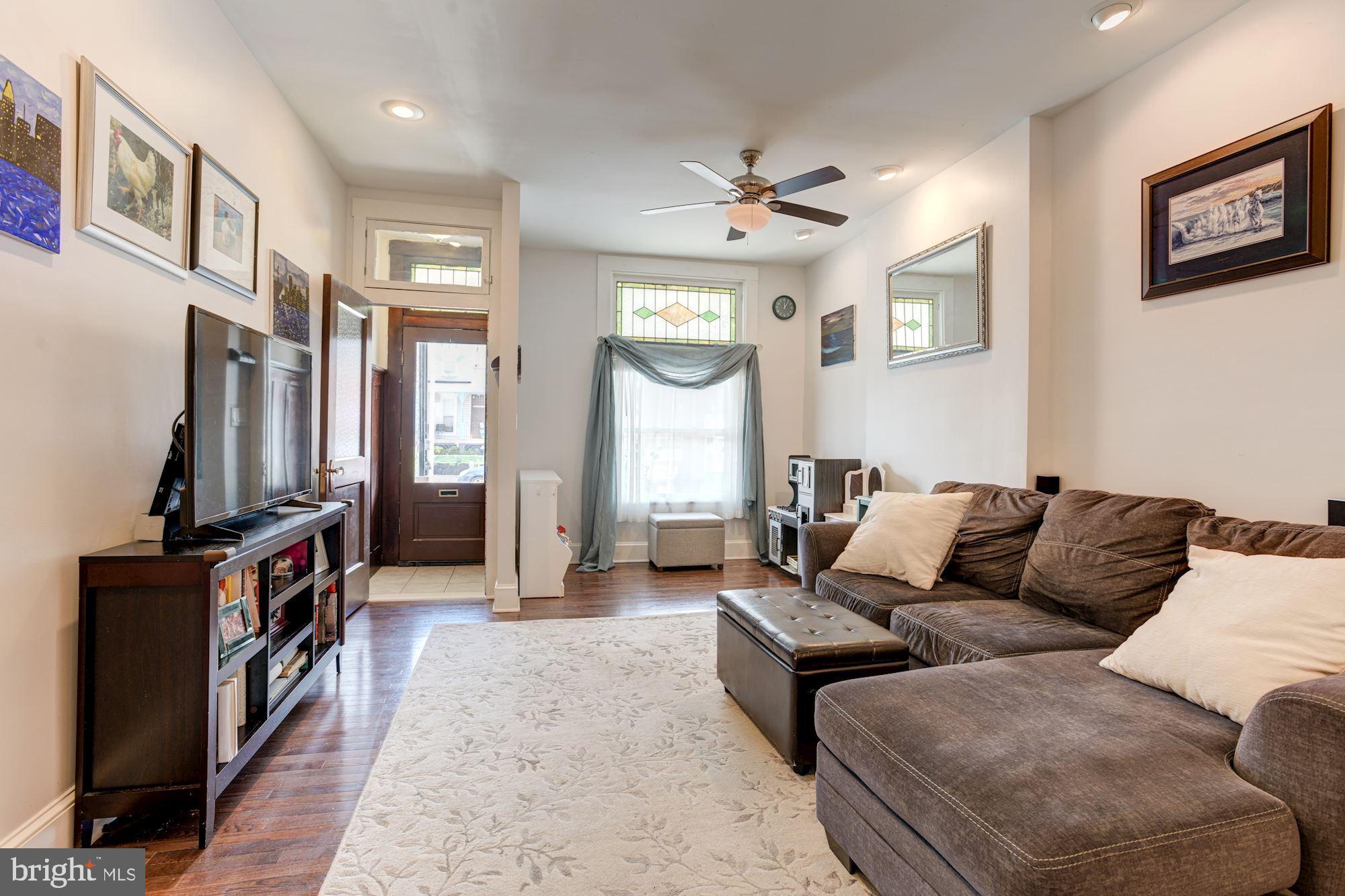 3962 Falls Road Baltimore, MD 21211 - Photo 4 of 29 Living Room