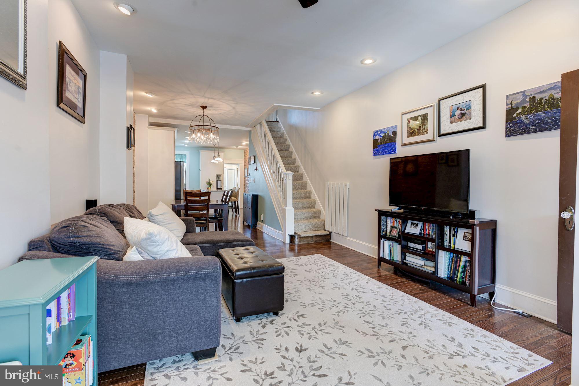 3962 Falls Road Baltimore, MD 21211 - Photo 6 of 29 Living Room