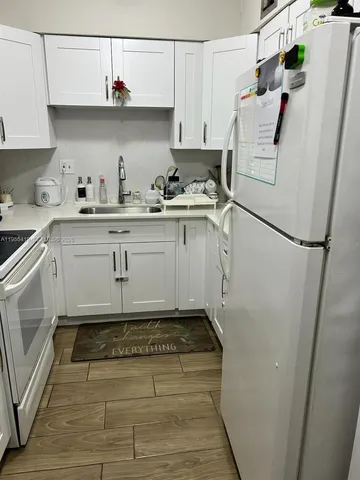 $2,350 | 1560 West 46th Street, Unit 122, Hialeah, FL 33012