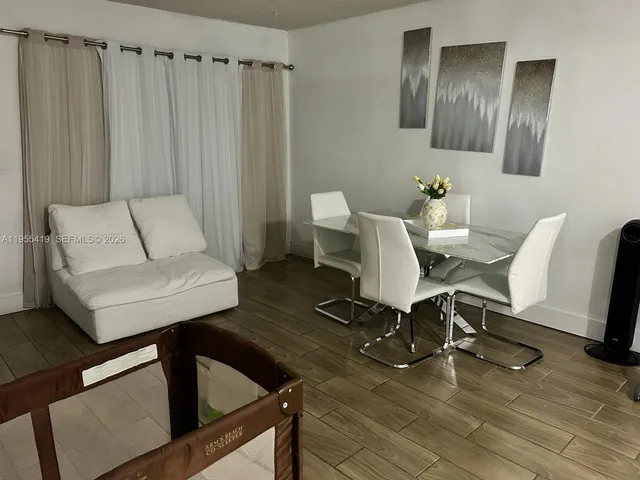 $2,350 | 1560 West 46th Street, Unit 122, Hialeah, FL 33012
