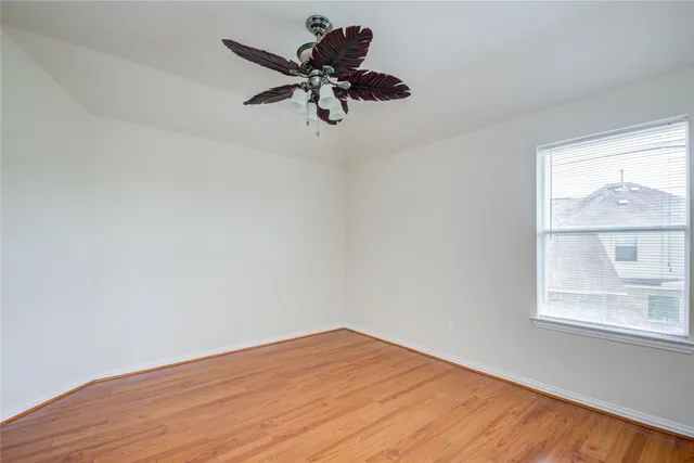 $2,600 | 114 Northbay Court, Dickinson, TX 77539