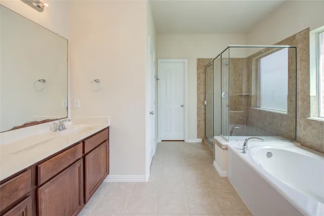 $2,600 | 114 Northbay Court, Dickinson, TX 77539