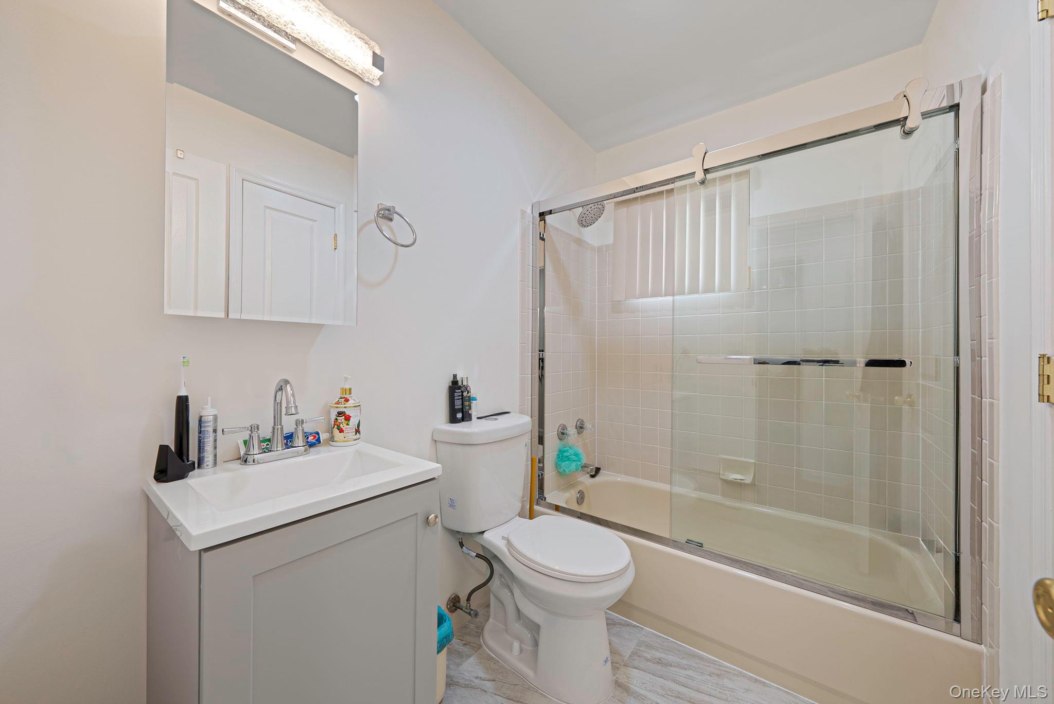 475 Old Country Road Huntington Station, NY 11746 - Photo 16 of 25