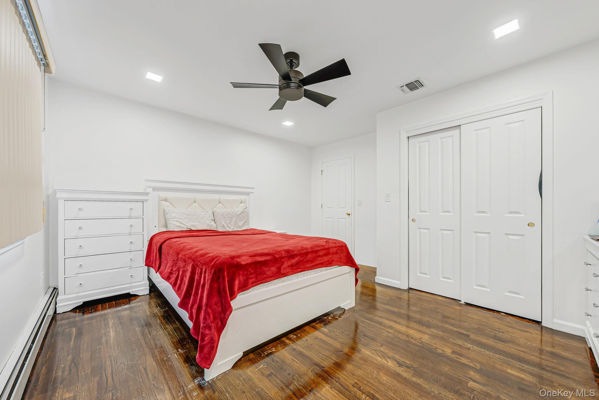 475 Old Country Road Huntington Station, NY 11746 - Photo 19 of 25