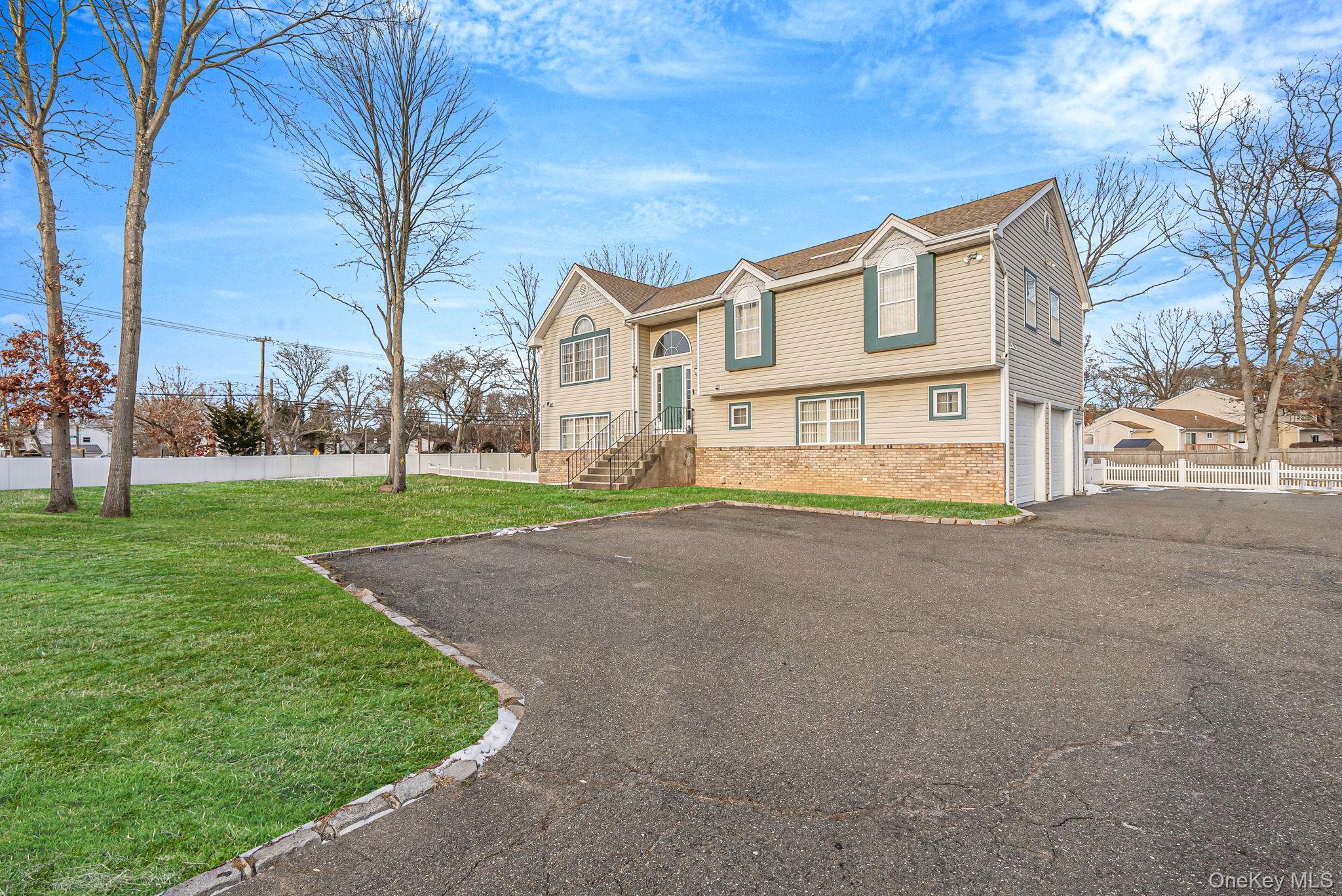 475 Old Country Road Huntington Station, NY 11746 - Photo 2 of 25