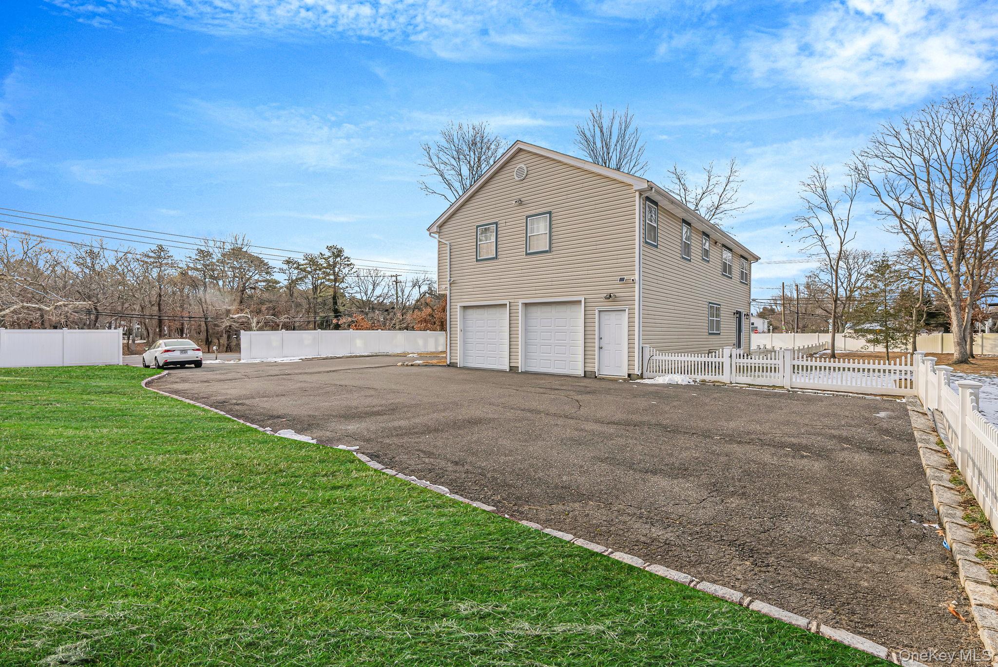 475 Old Country Road Huntington Station, NY 11746 - Photo 4 of 25