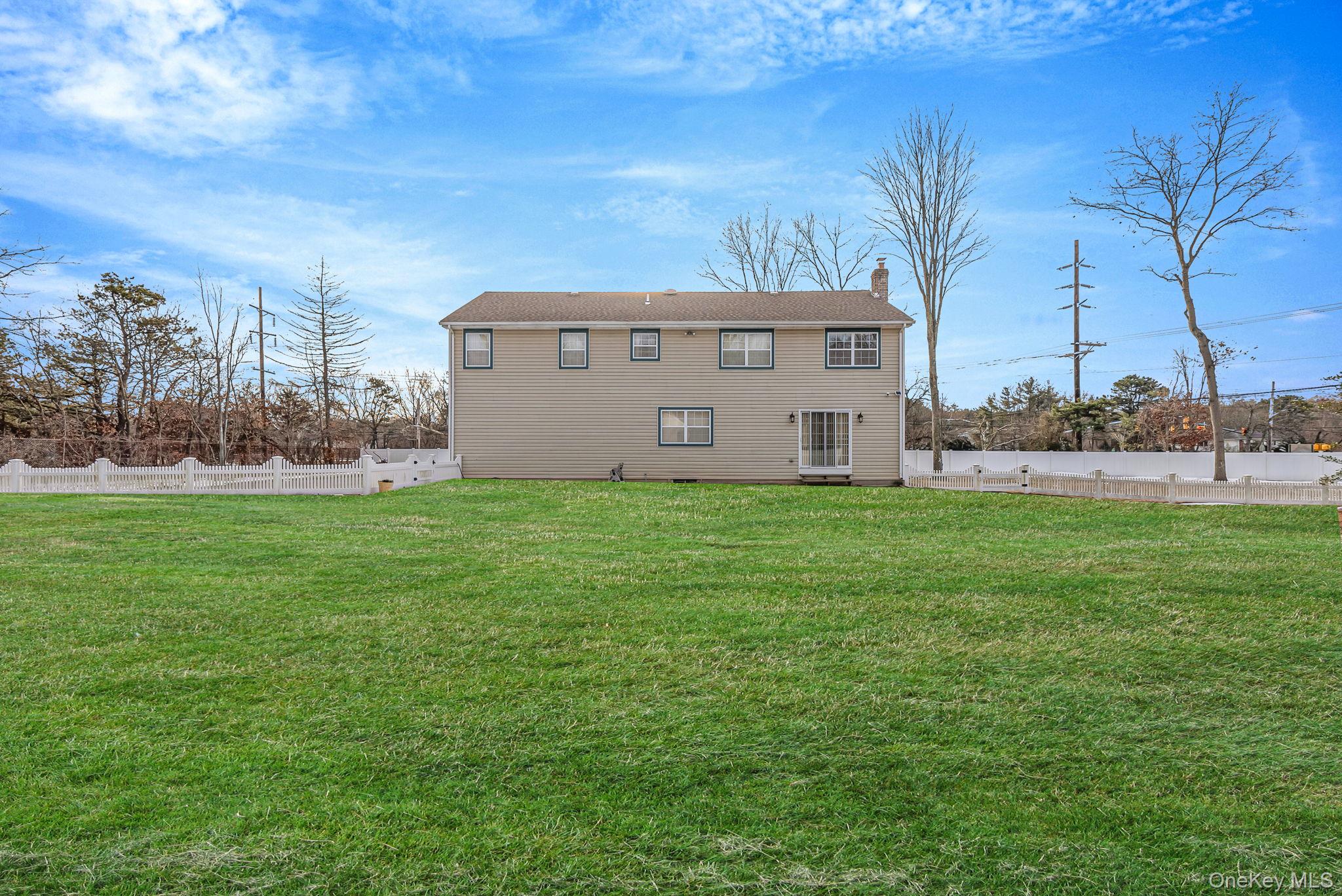 475 Old Country Road Huntington Station, NY 11746 - Photo 5 of 25