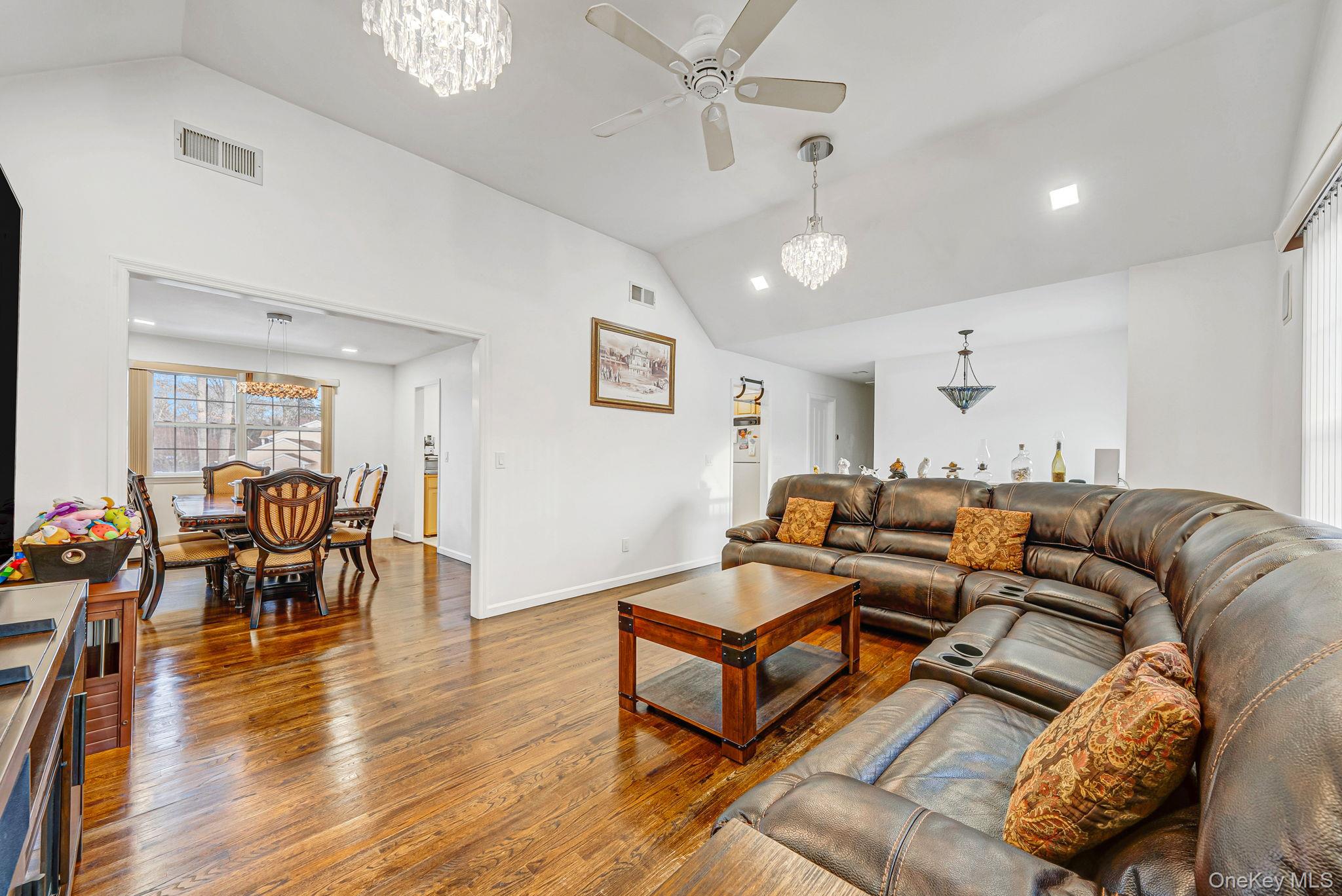 475 Old Country Road Huntington Station, NY 11746 - Photo 8 of 25