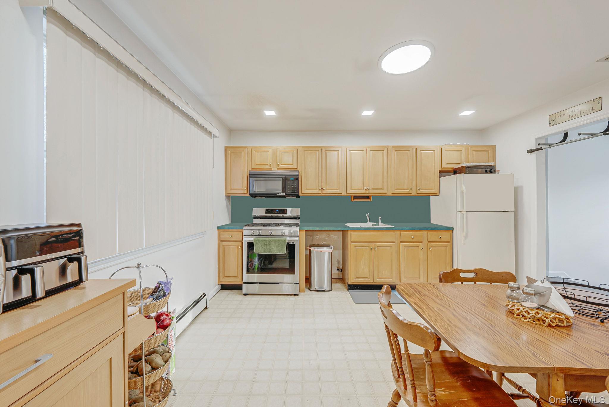 475 Old Country Road Huntington Station, NY 11746 - Photo 10 of 25