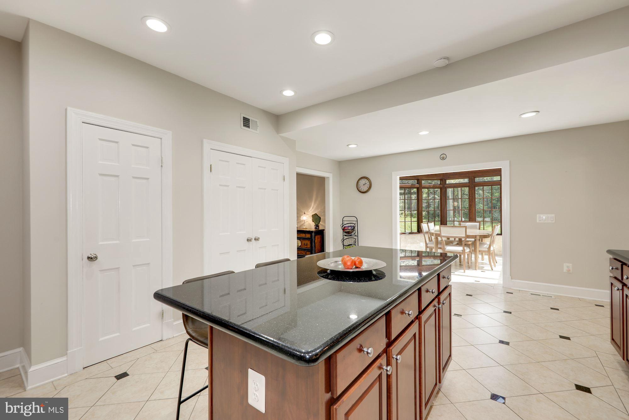 9809 Hall Road Potomac, MD 20854 - Photo 14 of 43