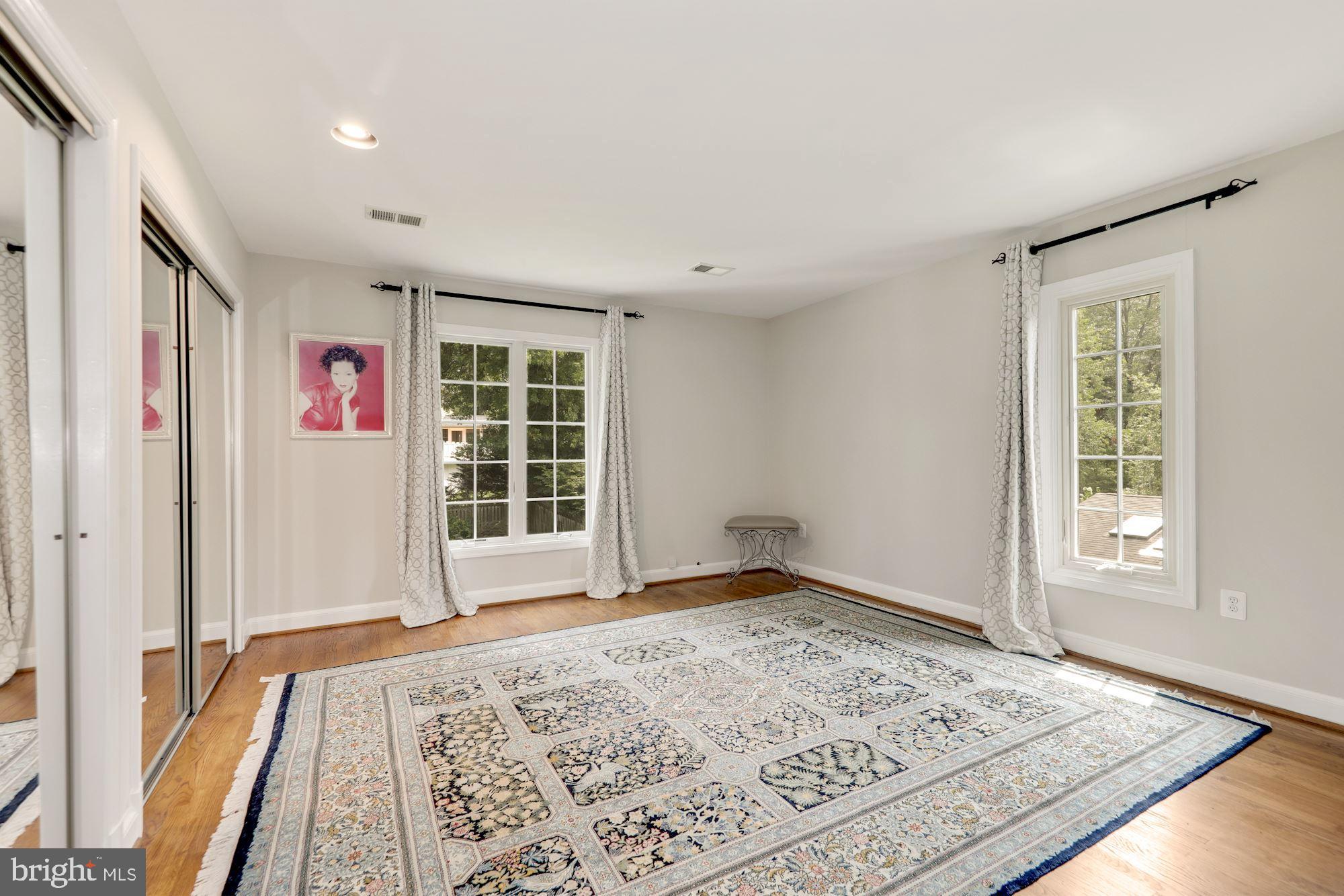 9809 Hall Road Potomac, MD 20854 - Photo 28 of 43