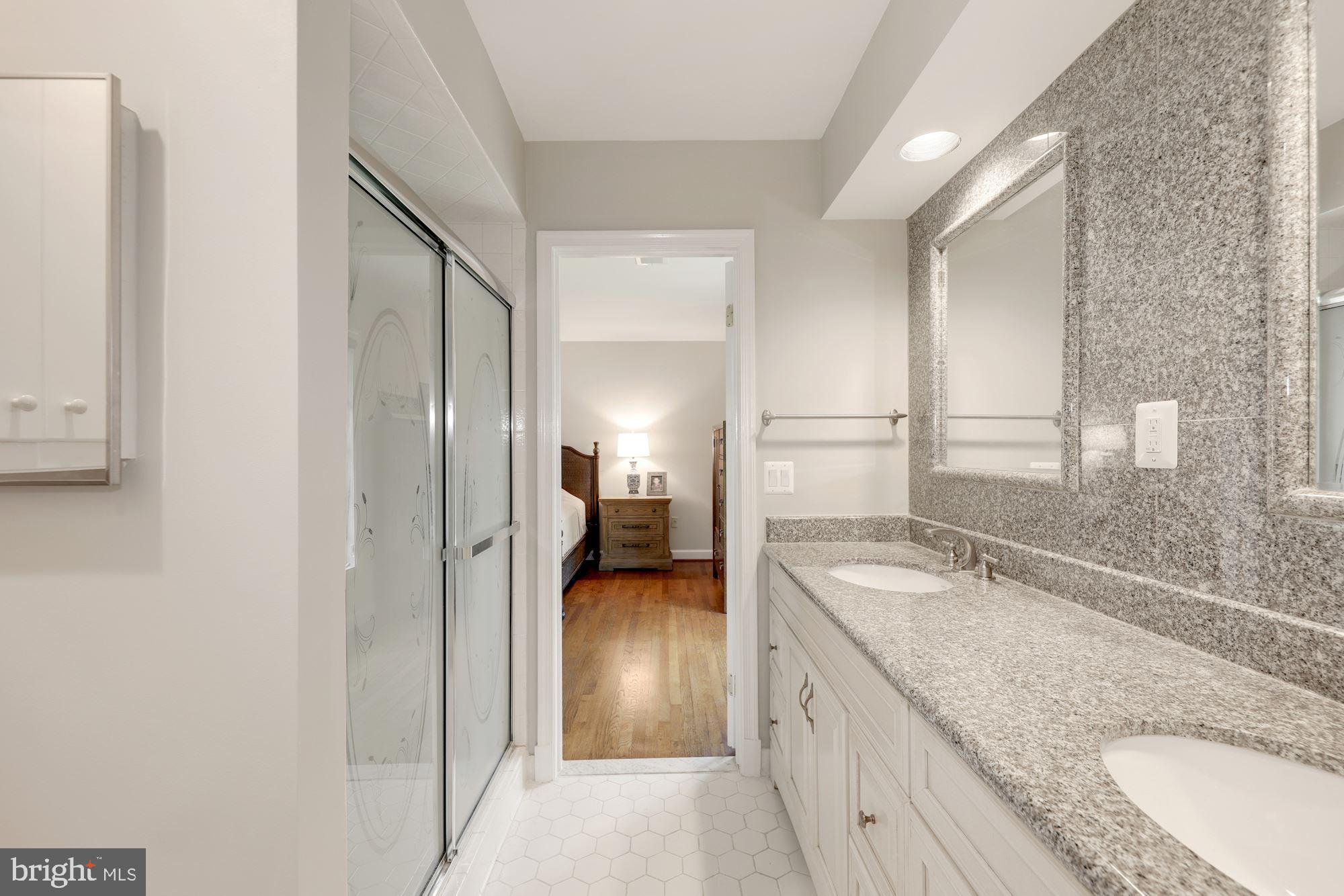 9809 Hall Road Potomac, MD 20854 - Photo 29 of 43