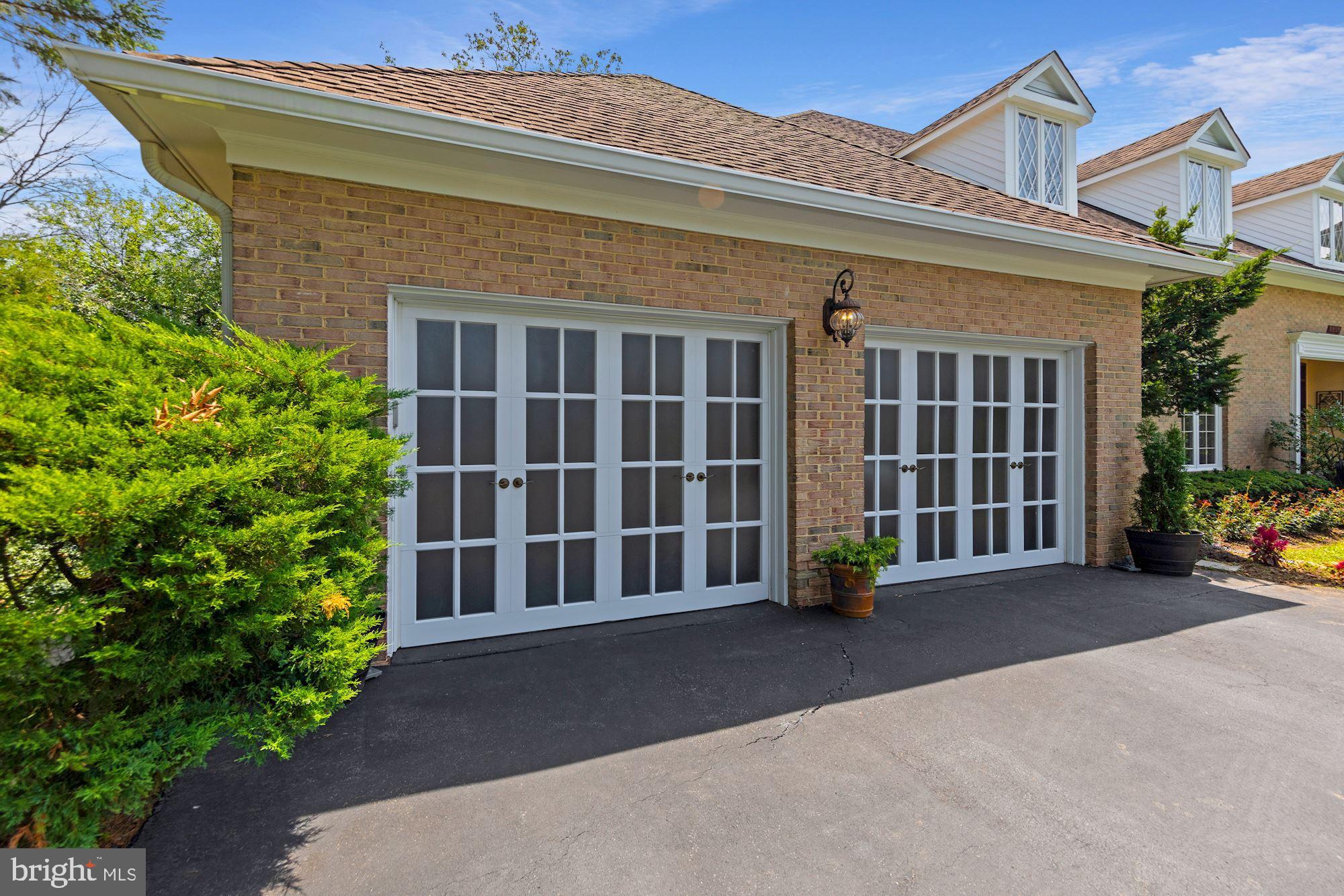 9809 Hall Road Potomac, MD 20854 - Photo 4 of 43