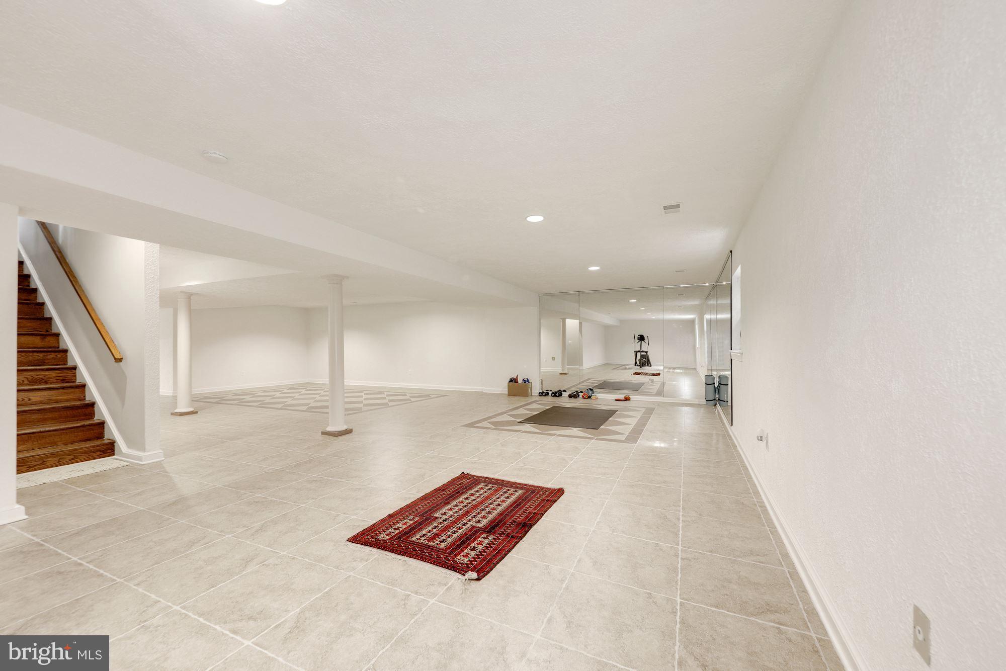 9809 Hall Road Potomac, MD 20854 - Photo 34 of 43