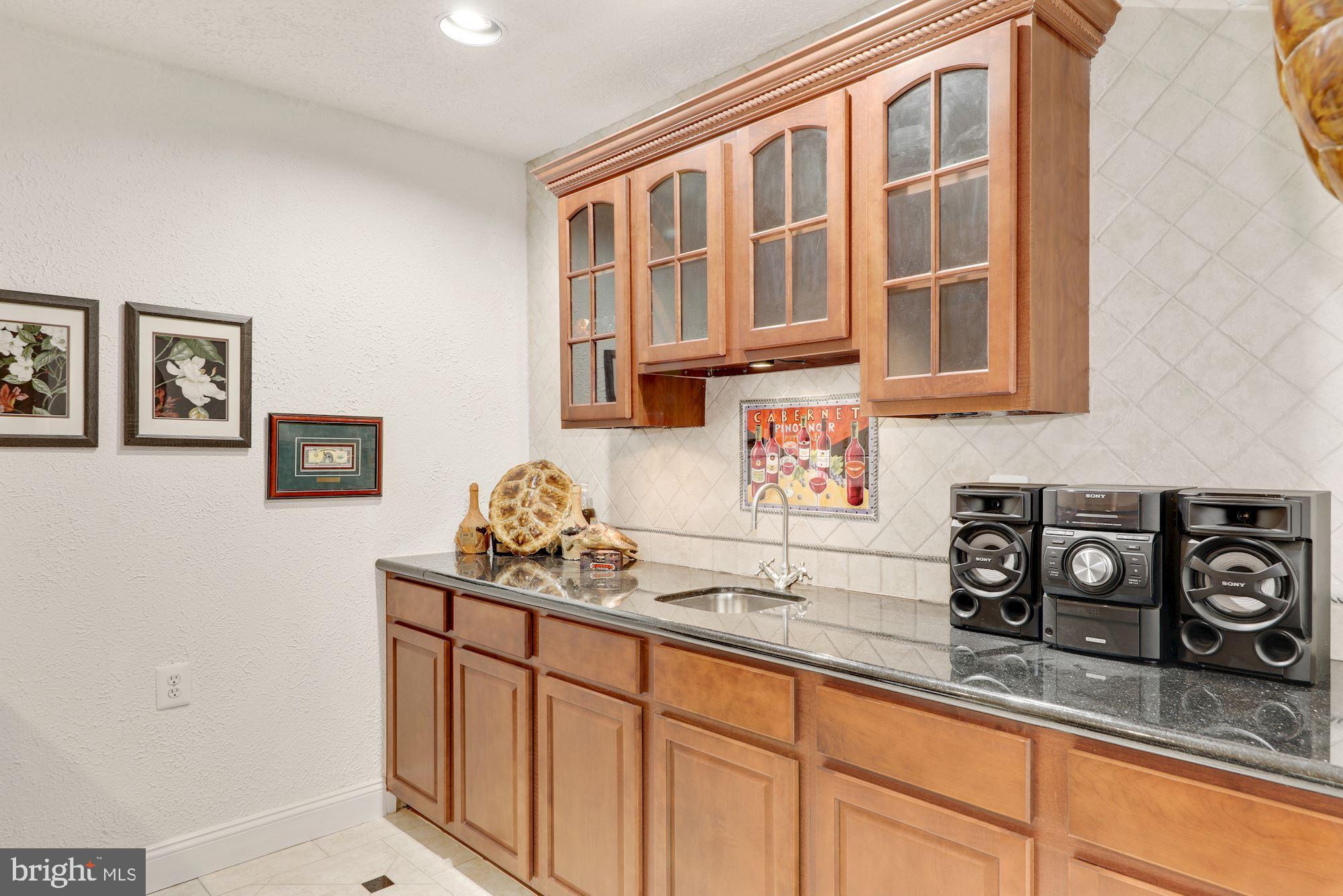 9809 Hall Road Potomac, MD 20854 - Photo 37 of 43