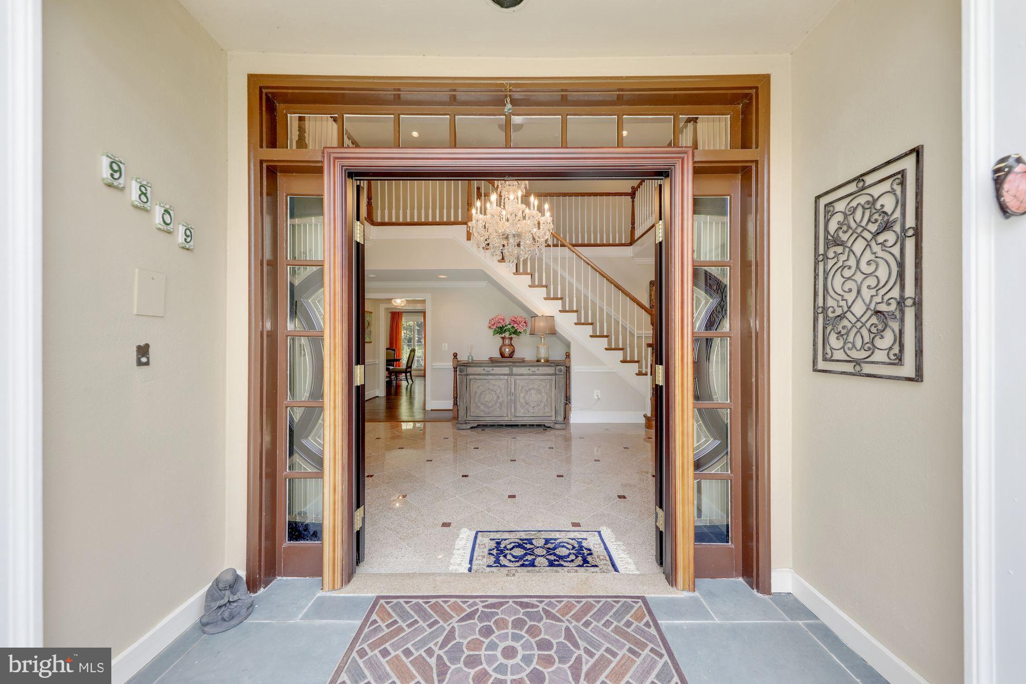 9809 Hall Road Potomac, MD 20854 - Photo 5 of 43