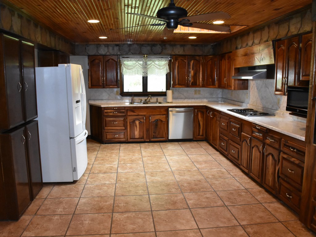 16683 South Mead Road Saegertown, PA 16433 - Photo 14 of 80