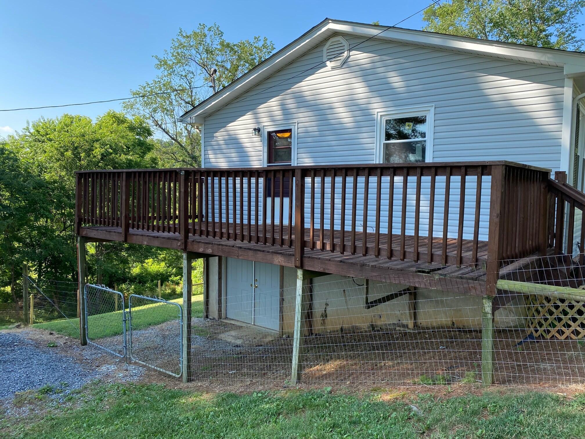 26390 Watauga Road Abingdon, VA 24211 - Photo 27 of 33 Deck