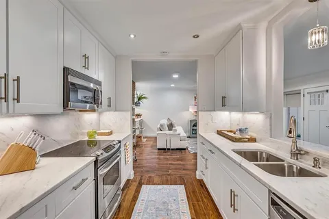 $939,000 | 3617 Northwest Parkway, University Park, TX 75225