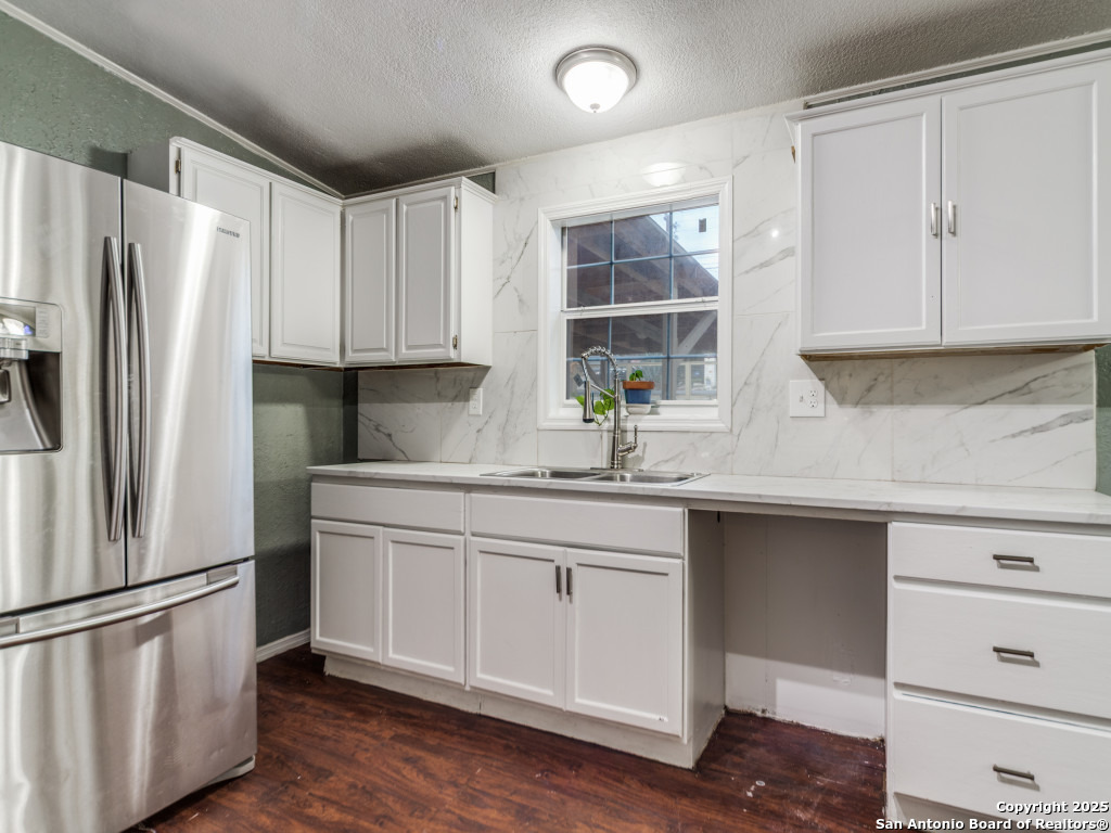 705 Walnut Way Boerne, TX 78006 - Photo 12 of 25