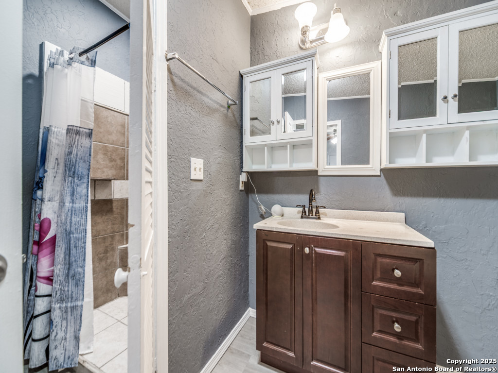 705 Walnut Way Boerne, TX 78006 - Photo 15 of 25