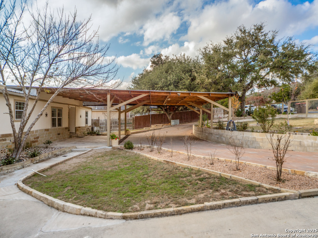 705 Walnut Way Boerne, TX 78006 - Photo 2 of 25