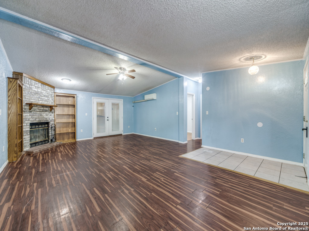 705 Walnut Way Boerne, TX 78006 - Photo 8 of 25